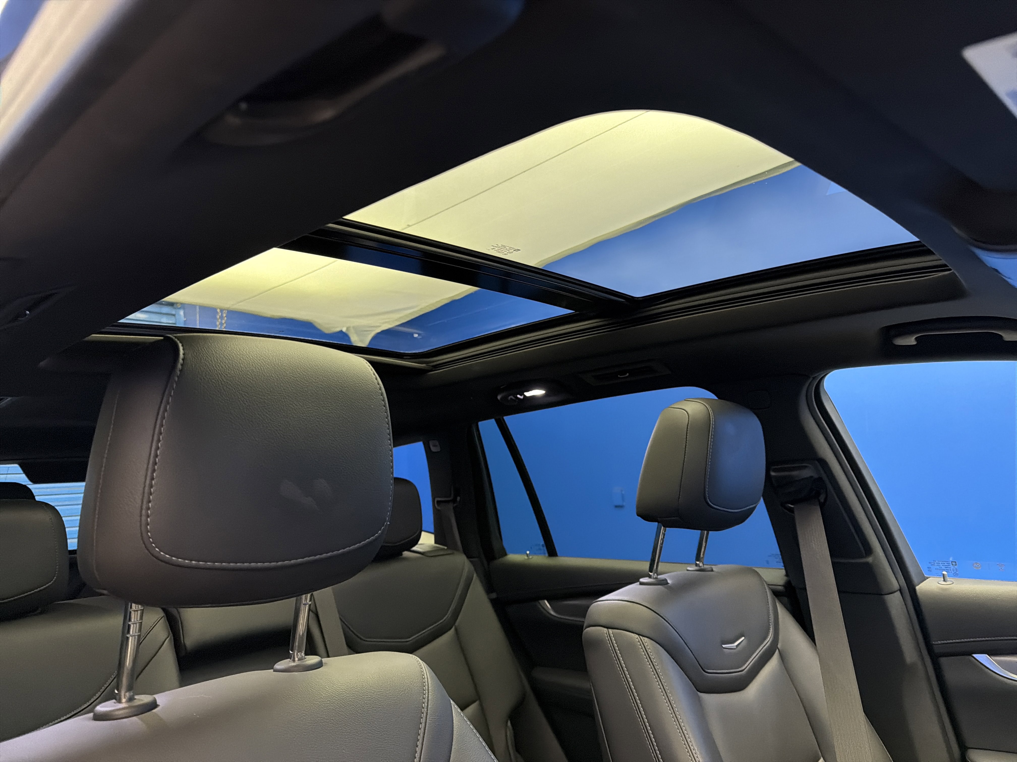 Used 2023 Cadillac XT6 Luxury image 25