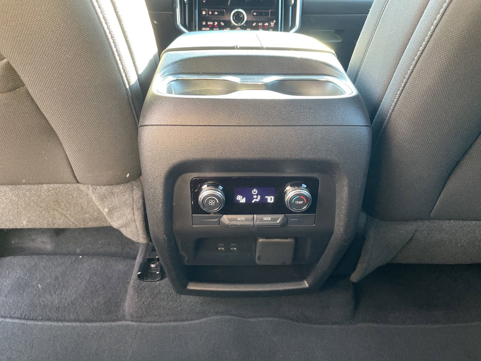 Used 2025 GMC Acadia Elevation image 24