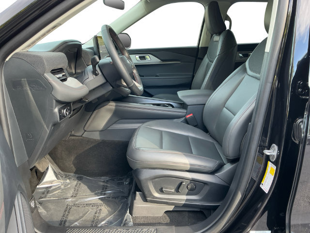 Certified 2025 Ford Explorer Active w/ Active Comfort Package AWD/4WD image 10