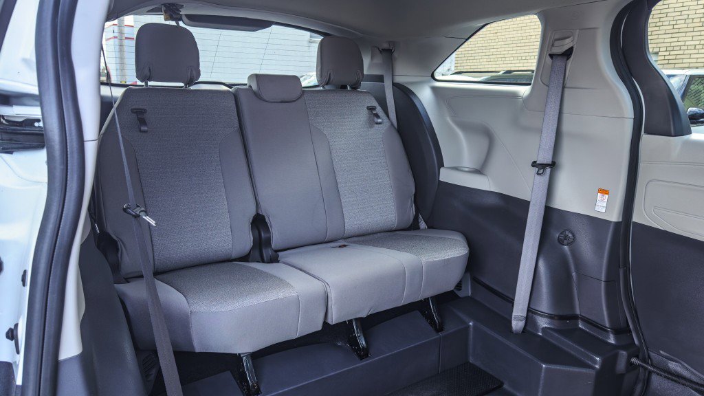 Used 2024 Toyota Sienna LE image 22