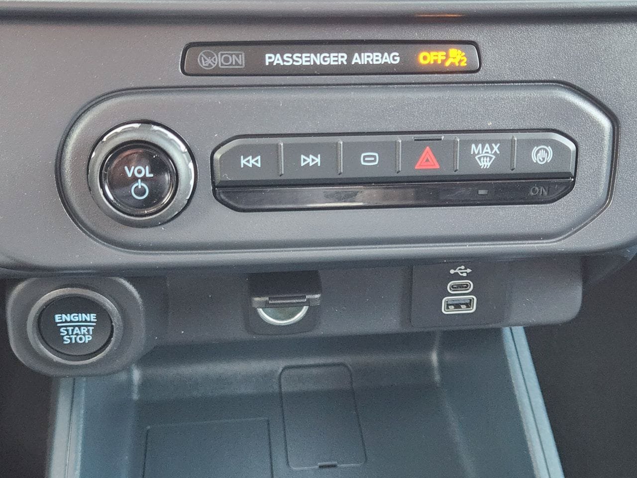 Used 2025 Ford Maverick XLT w/ Equipment Group 302A AWD/4WD image 18