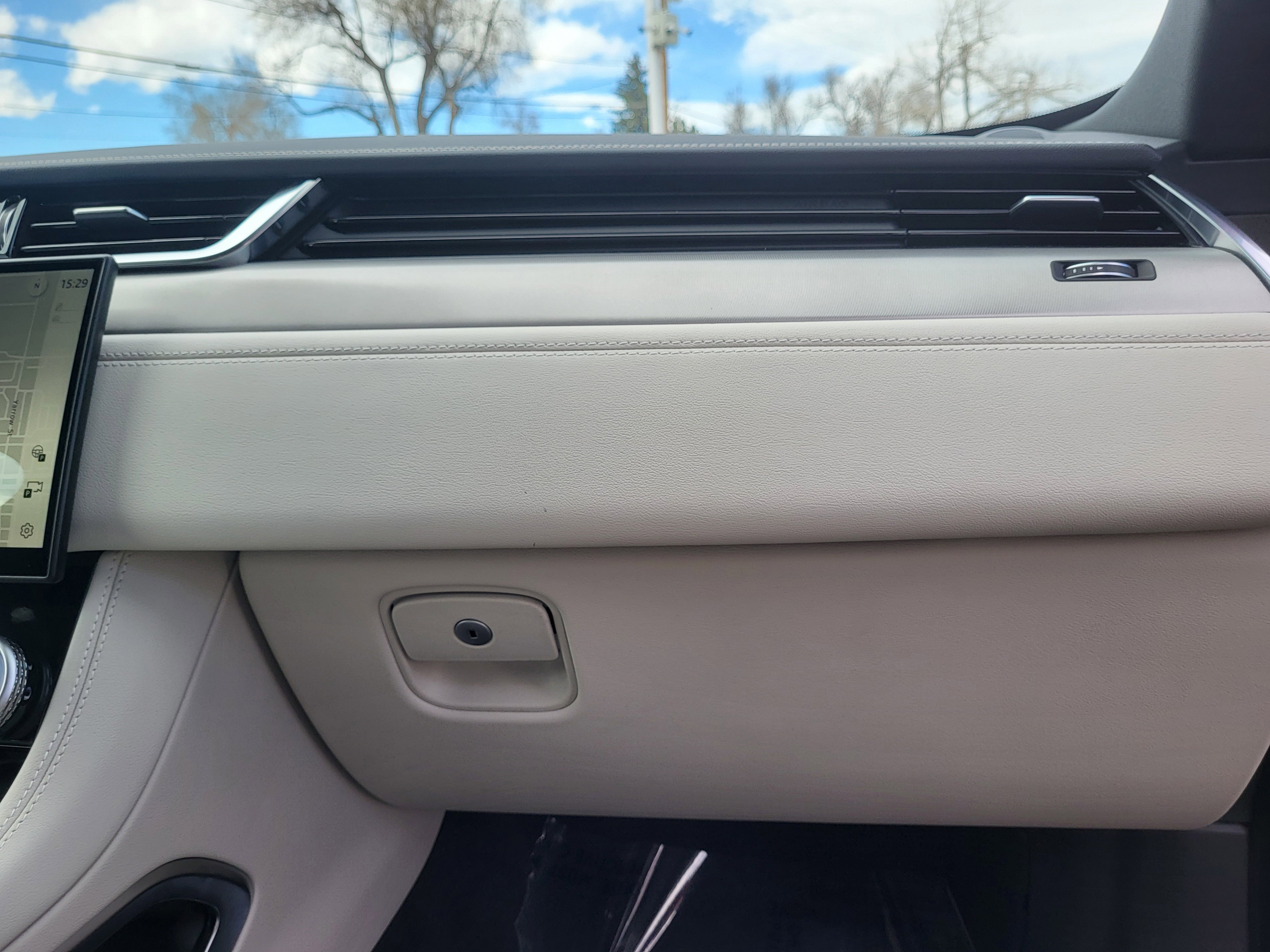 New 2026 Jaguar F-PACE R-Dynamic S image 18