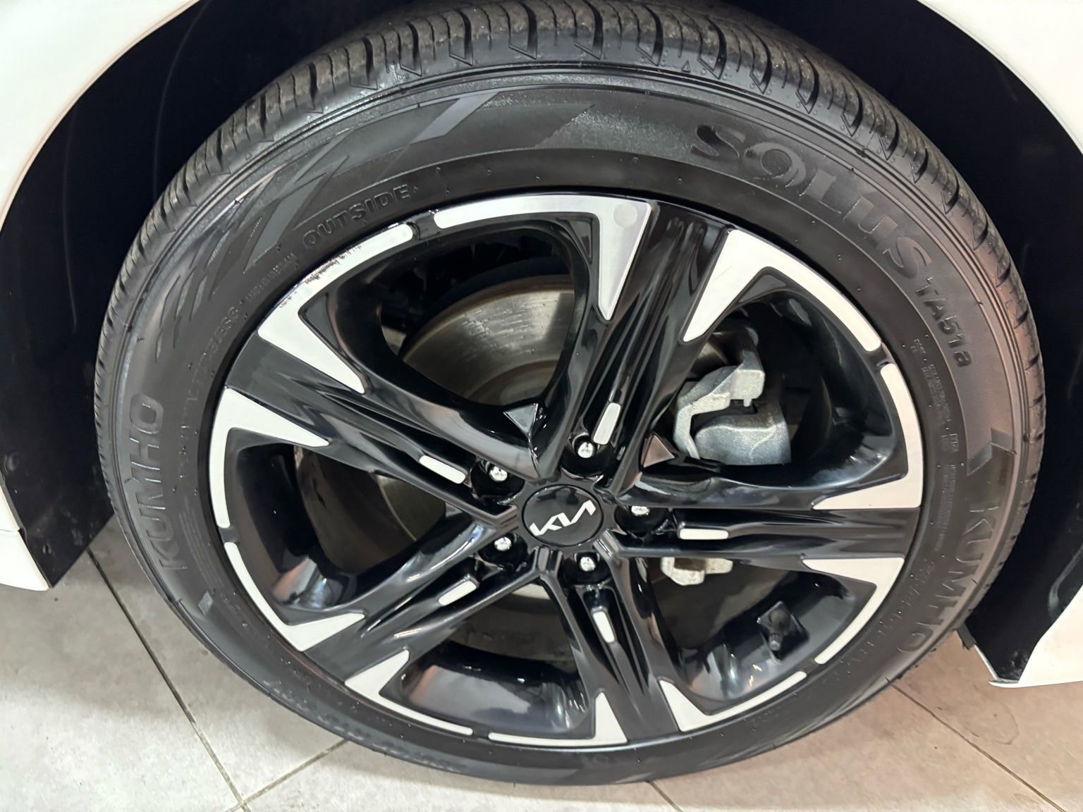 Used 2023 Kia K5 GT-Line w/ GT-Line Premium Package FWD image 9