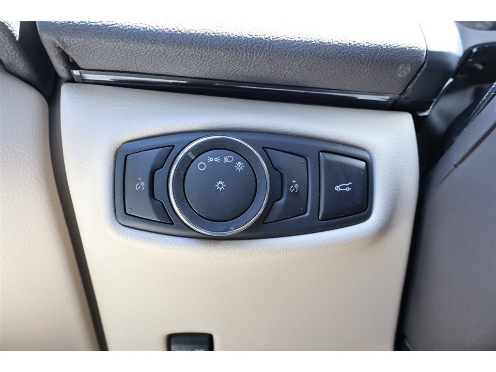 Used 2016 Lincoln MKZ Hybrid w/ Equipment Group 600A Reserve FWD image 26
