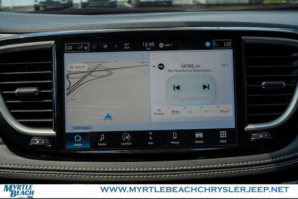 New 2025 Chrysler Pacifica Select w/ Uconnect Theater Family Group image 19