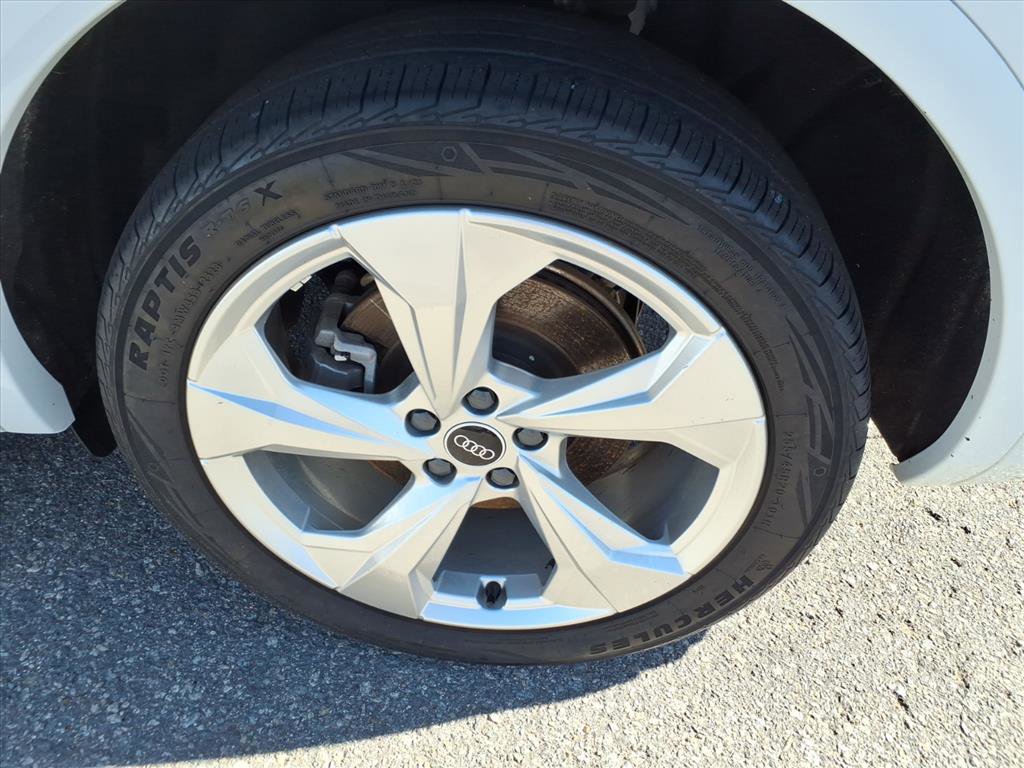 Used 2021 Audi Q5 Prestige w/ Prestige Package image 19