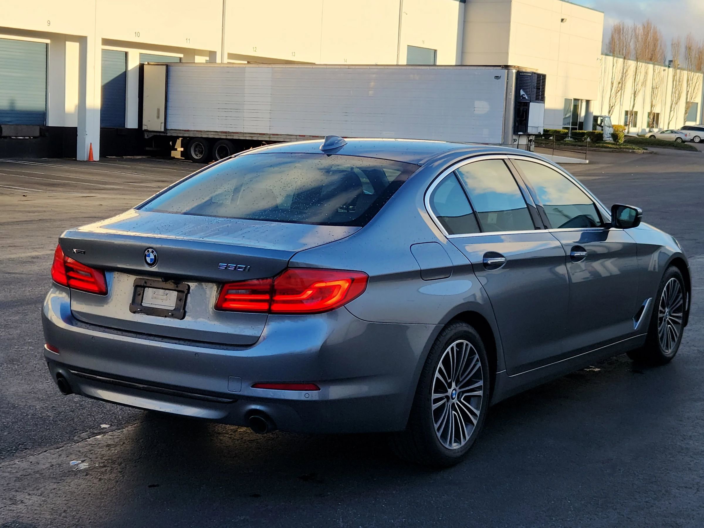 Used 2018 BMW 530i xDrive w/ Premium Package image 4