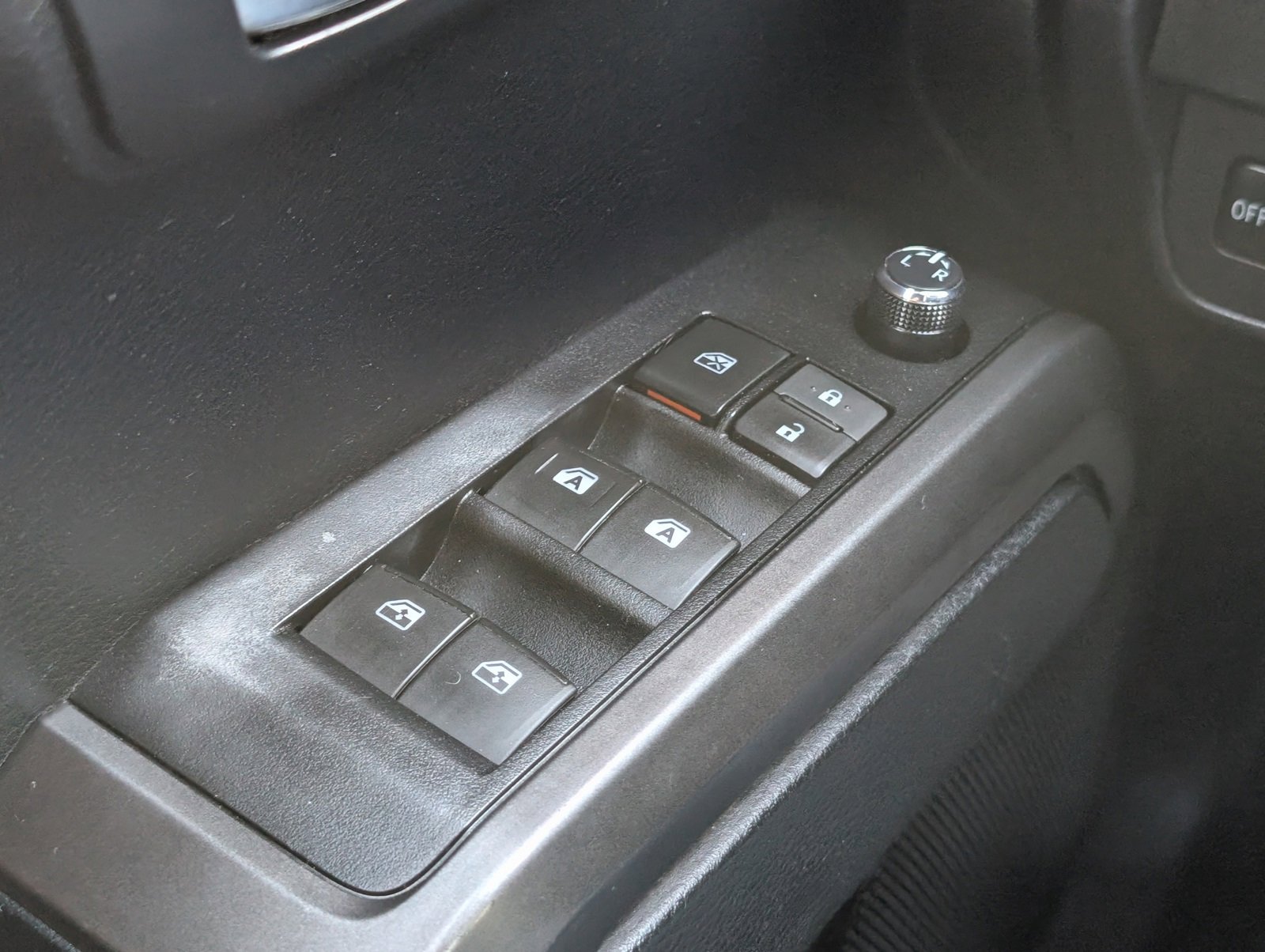 Used 2017 Toyota Tacoma TRD Sport image 25