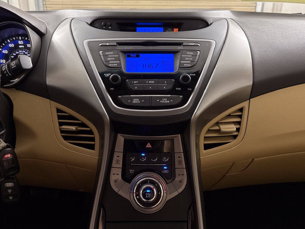 Used 2013 Hyundai Elantra GLS w/ Preferred Pkg FWD image 17