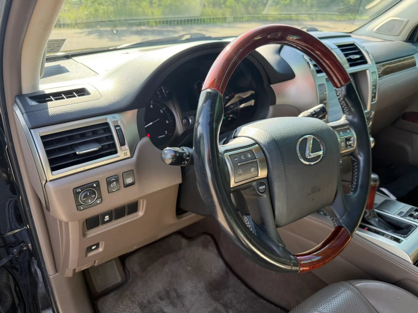 Used 2010 Lexus GX 460 AWD/4WD image 21
