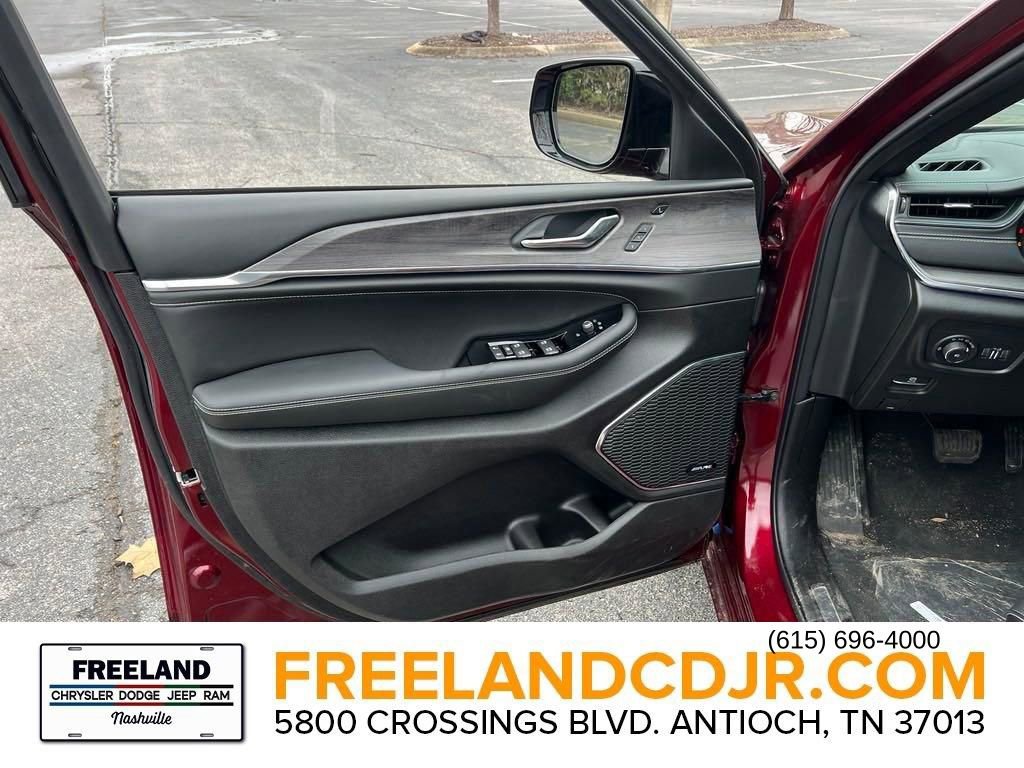 New 2024 Jeep Grand Cherokee Overland w/ Luxury Tech Group IV image 14