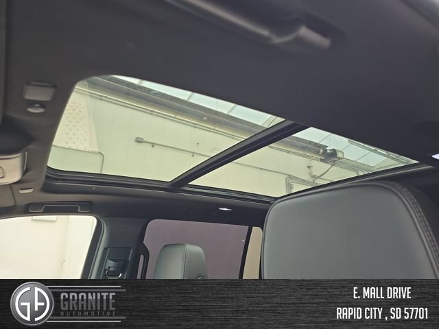 Used 2024 GMC Yukon XL Denali AWD/4WD image 22