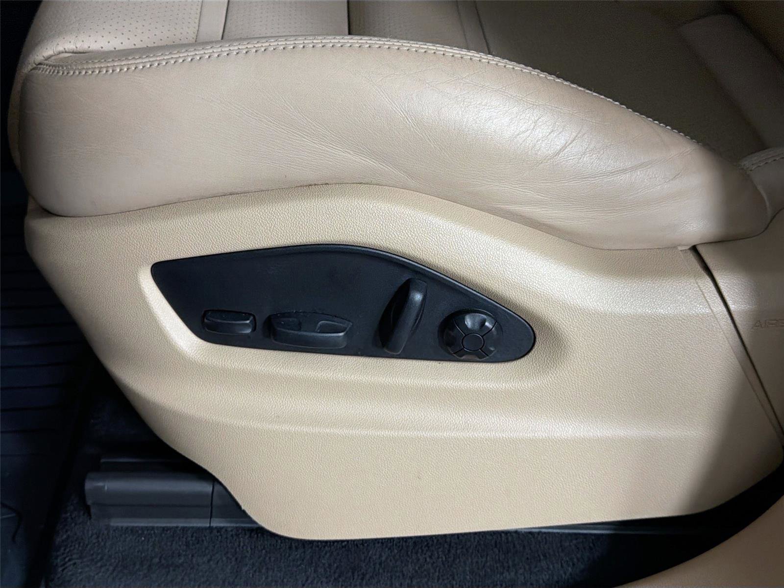 Certified 2022 Porsche Cayenne GTS AWD/4WD image 32