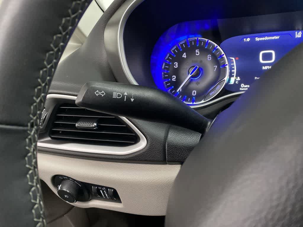 Used 2024 Chrysler Pacifica Touring-L image 24
