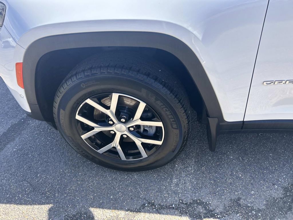 Used 2023 Jeep Grand Cherokee L Limited w/ Luxury Tech Group II image 15