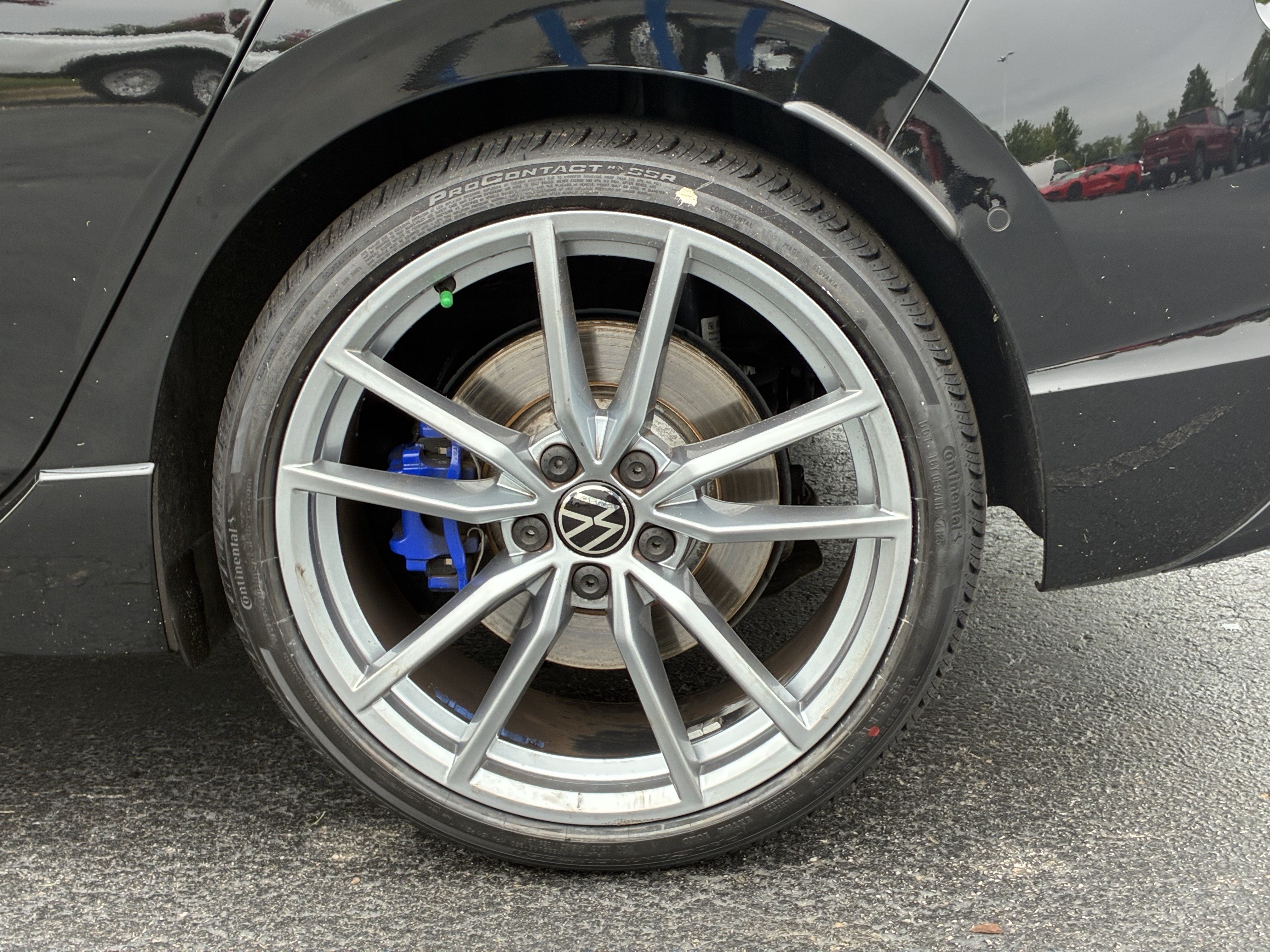 Used 2024 Volkswagen Golf R AWD/4WD image 9