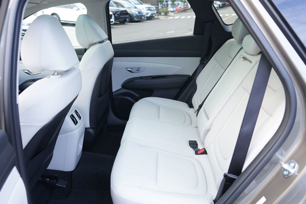 Certified 2025 Hyundai Tucson Limited AWD/4WD image 20