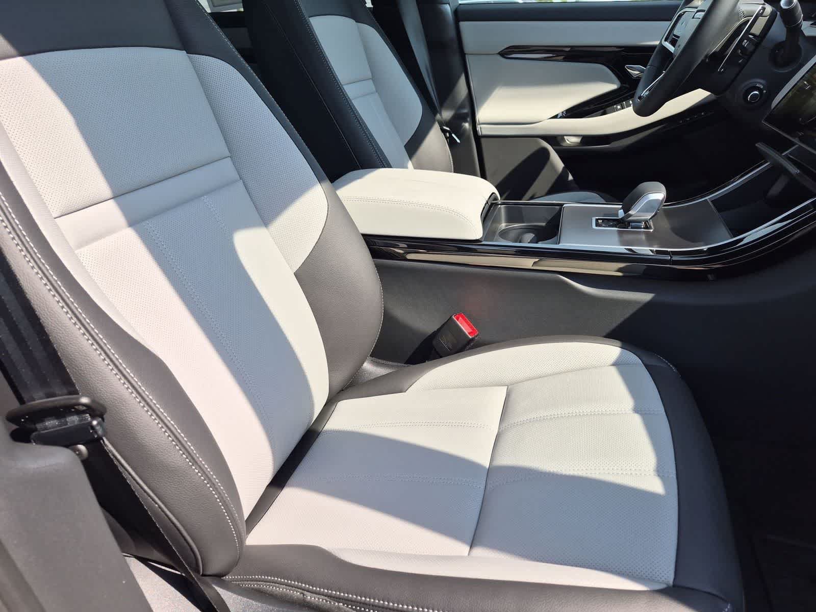 New 2026 Land Rover Range Rover Evoque Hoxton AWD/4WD image 14
