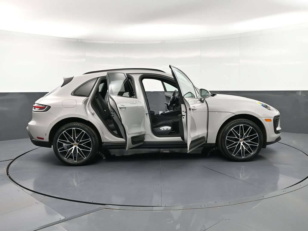 Certified 2023 Porsche Macan Turbo AWD/4WD image 34