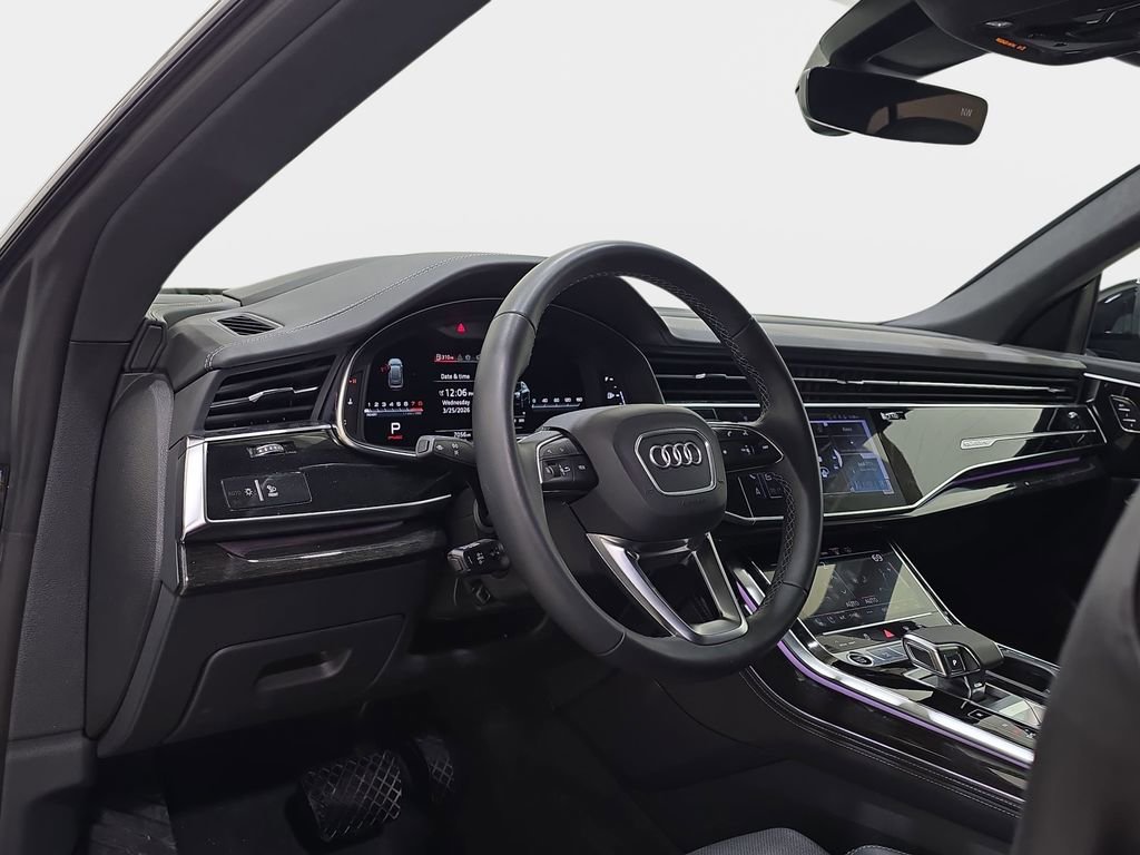 Used 2025 Audi Q8 Prestige w/ Prestige Package image 17