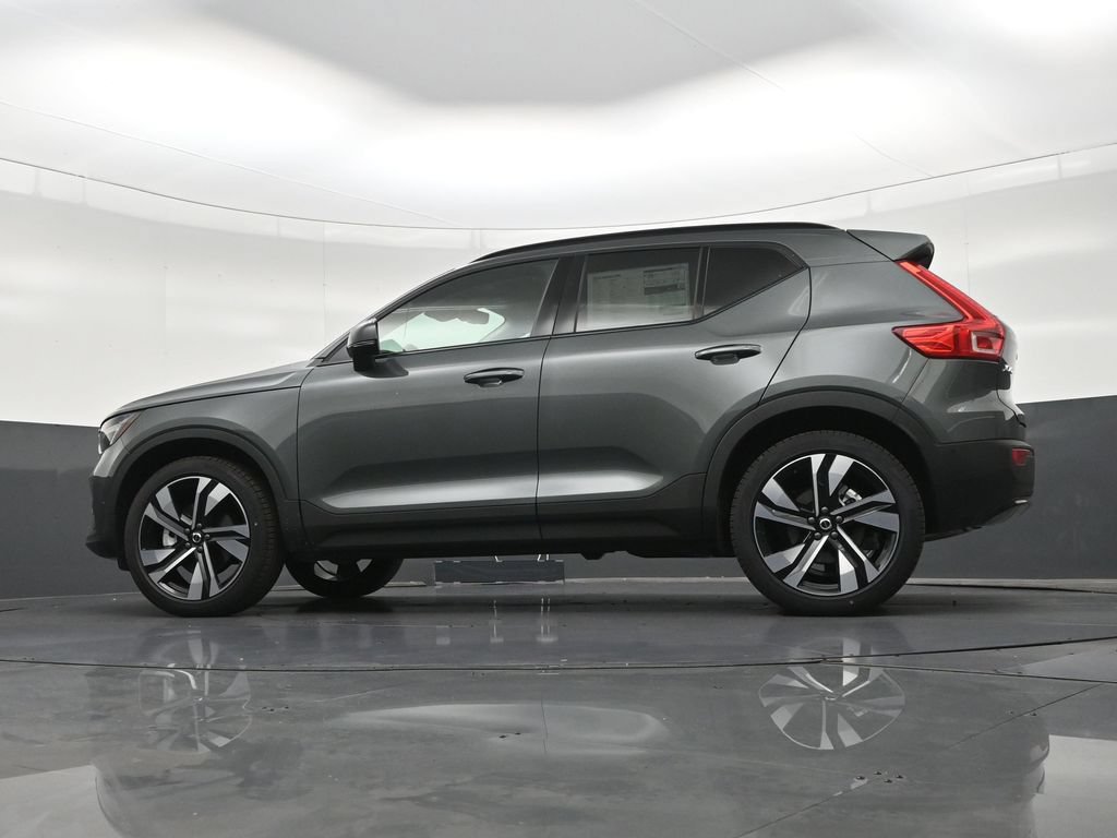 New 2026 Volvo XC40 B5 Plus w/ Climate Package AWD/4WD image 22