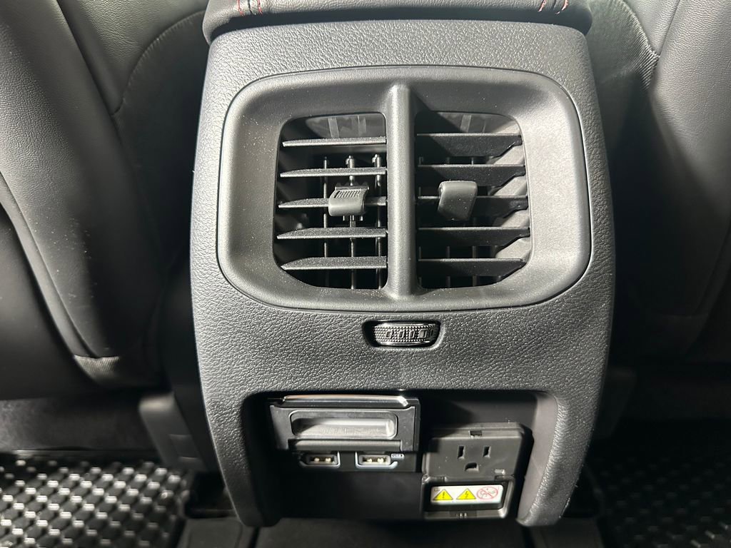 Used 2020 Jeep Cherokee Trailhawk w/ Comfort/Convenience Group AWD/4WD image 23