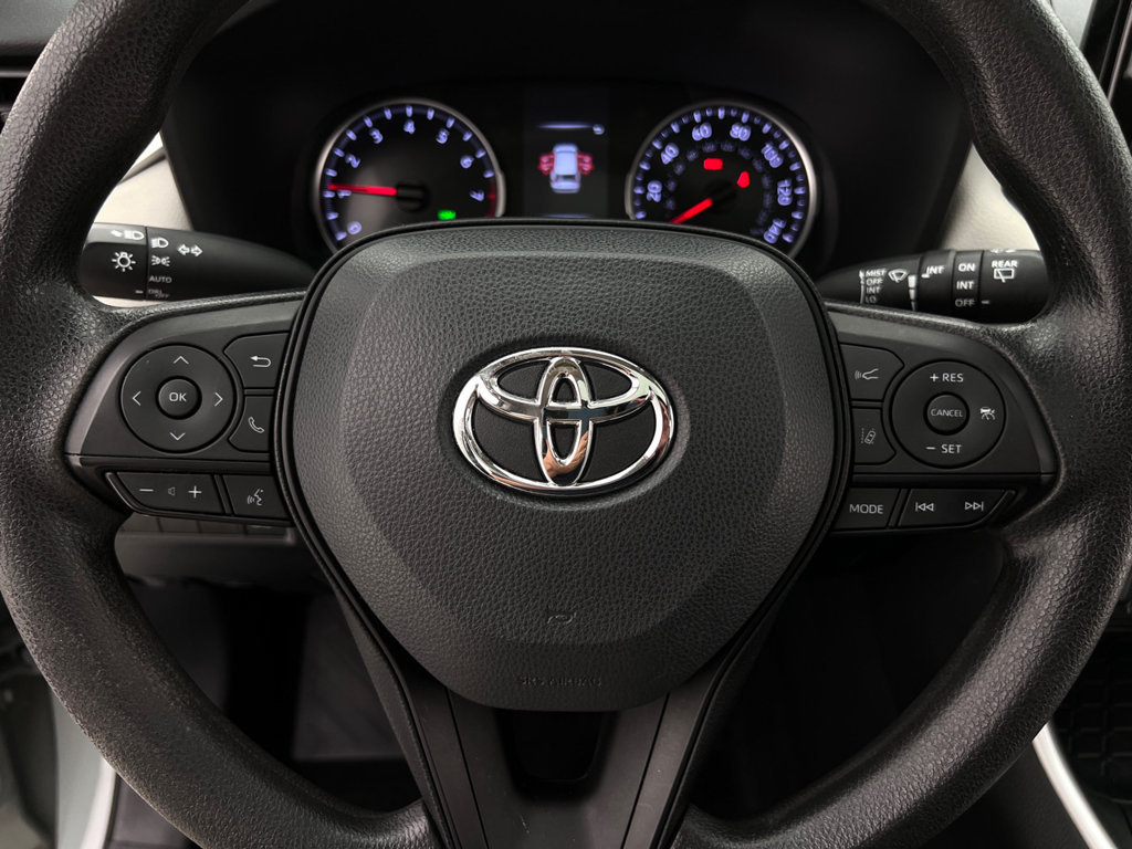 Used 2022 Toyota RAV4 XLE w/ Convenience Package AWD/4WD image 16