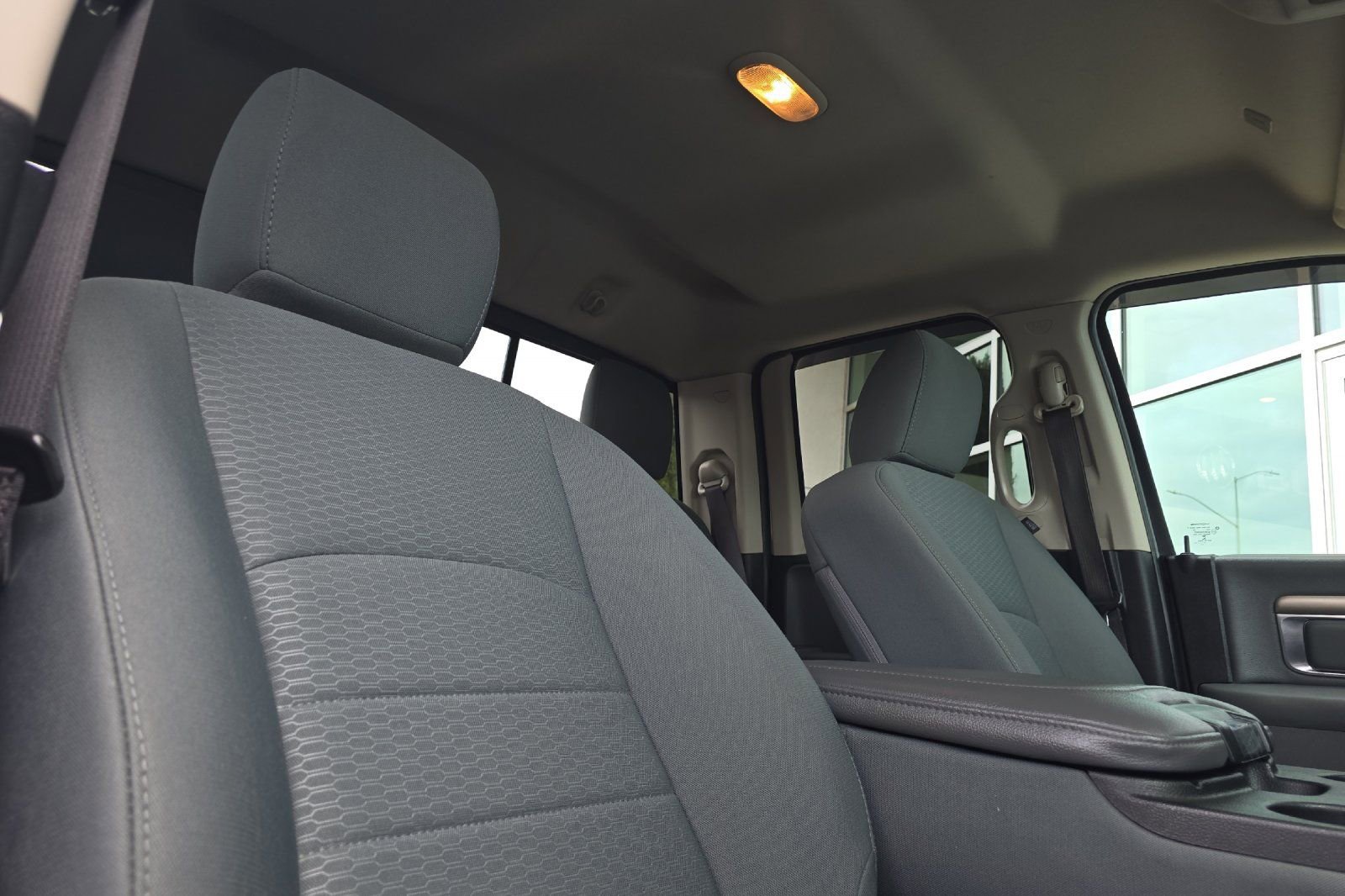 Used 2018 RAM 1500 Classic SLT AWD/4WD image 16