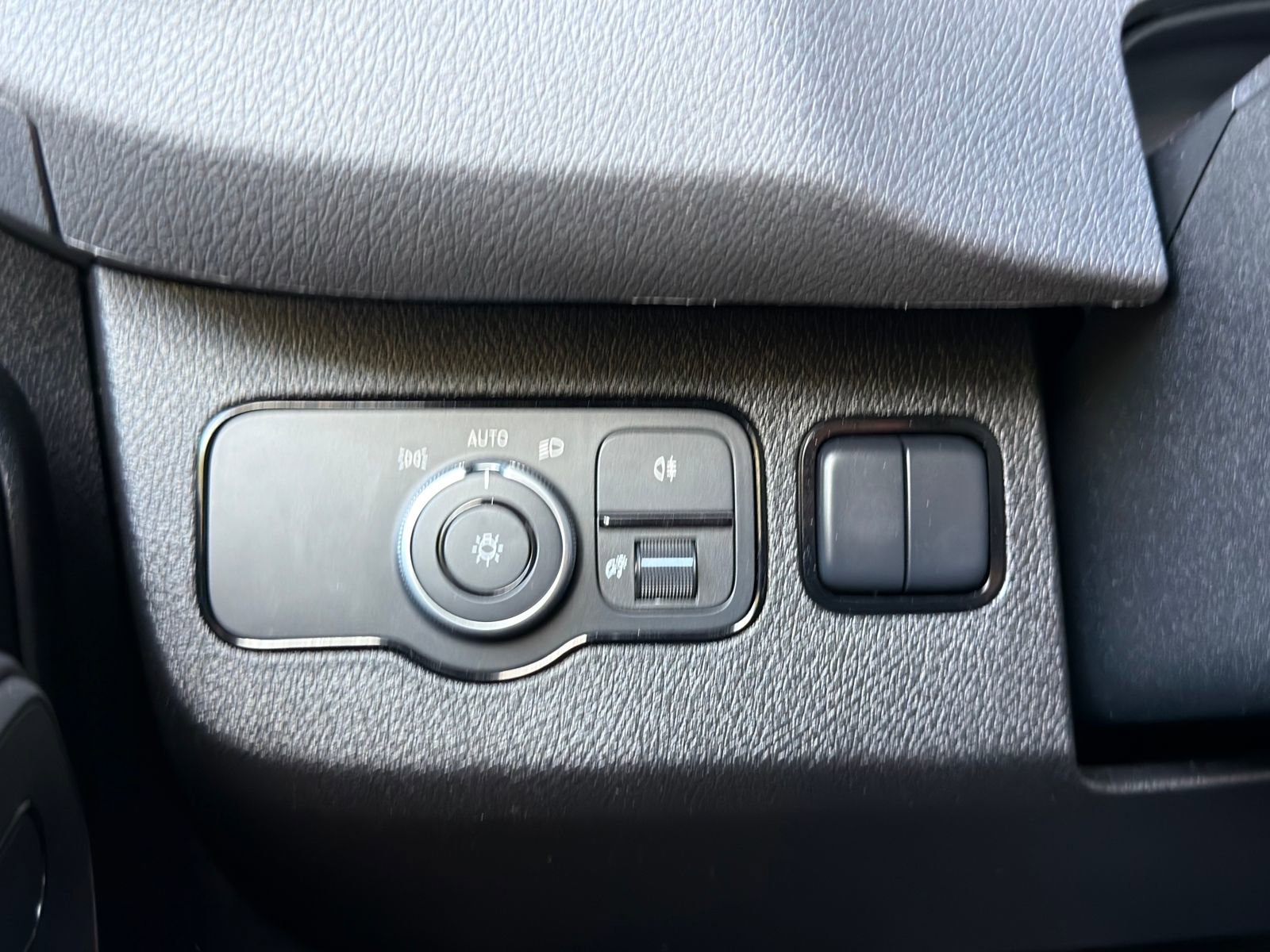 Used 2025 Mercedes-Benz Sprinter 2500 image 19