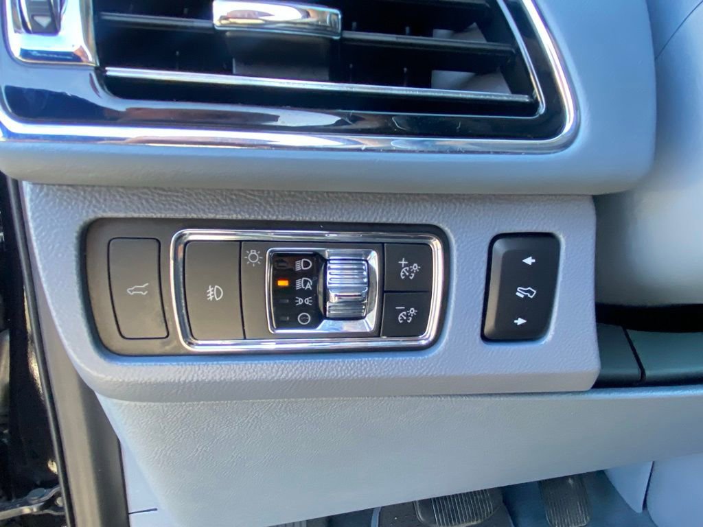 Used 2022 Lincoln Navigator Black Label image 11