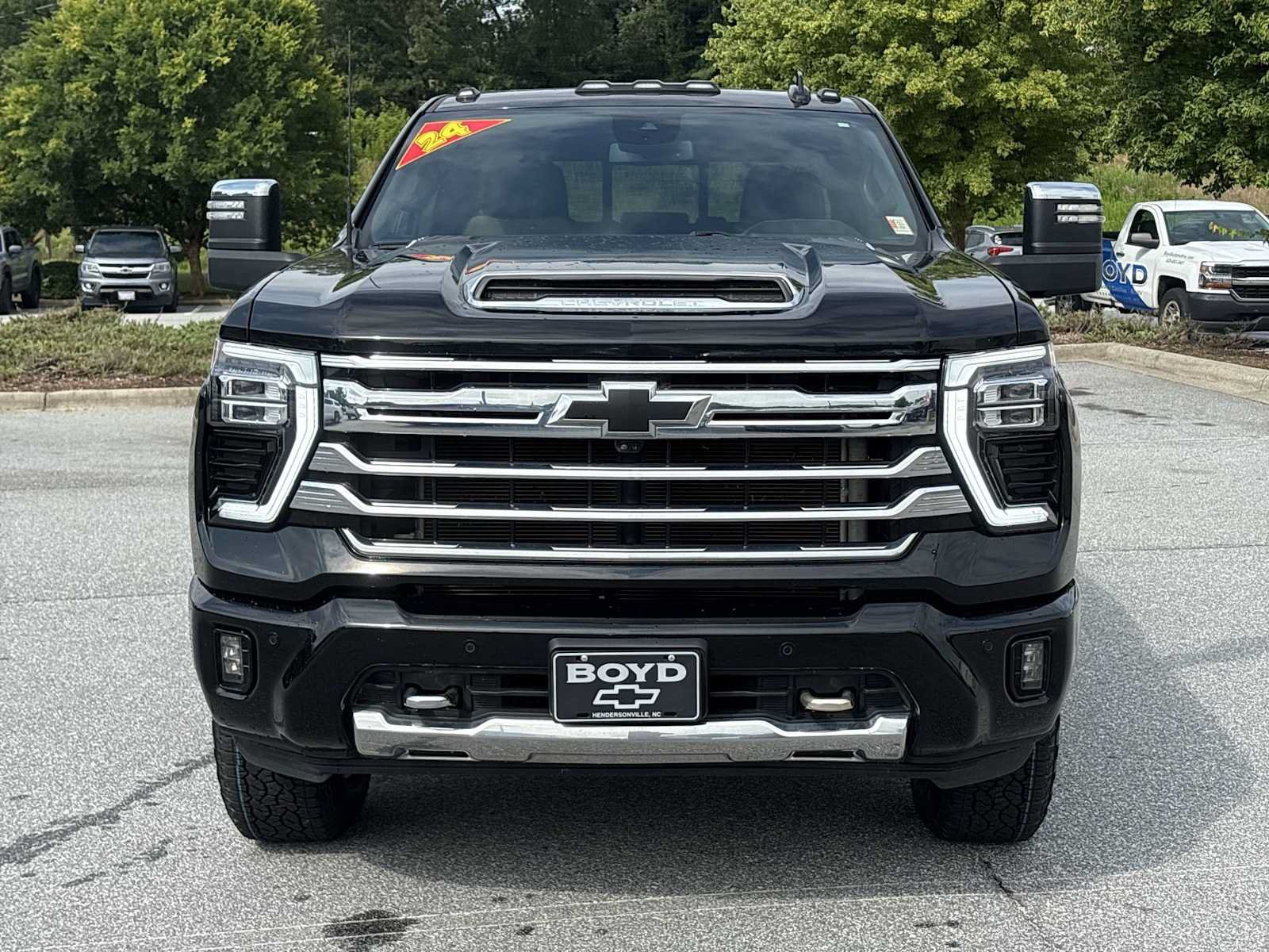 Used 2024 Chevrolet Silverado 2500 High Country w/ LPO, Dark Essentials Package AWD/4WD image 3