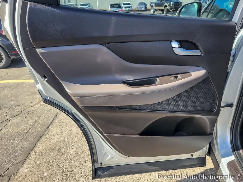 Used 2019 Hyundai Santa Fe SE image 18