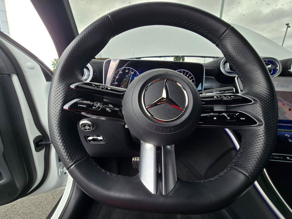 Used 2025 Mercedes-Benz GLC 350e 4MATIC w/ AMG Line image 13