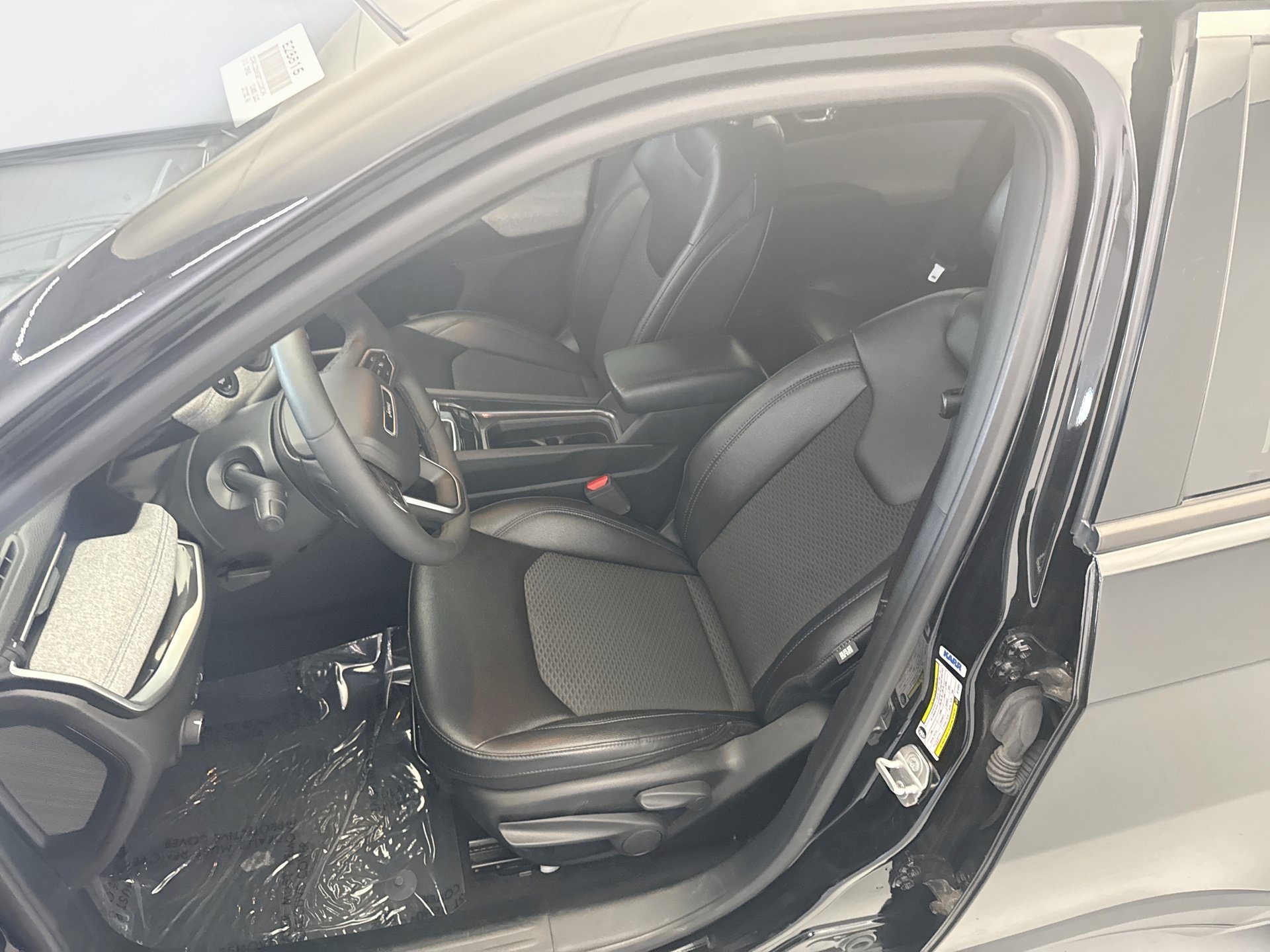 Used 2024 Jeep Compass Latitude AWD/4WD image 11