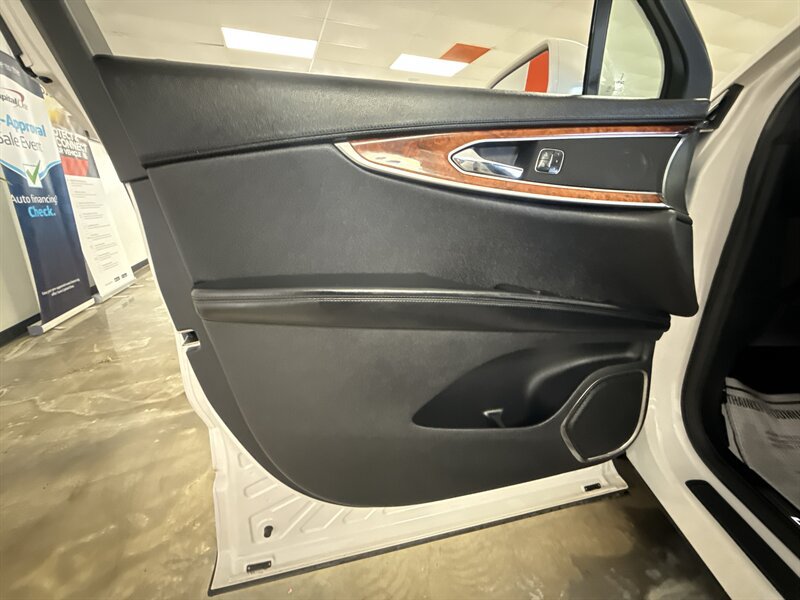 Used 2018 Lincoln MKX Select w/ Select Plus Package FWD image 14