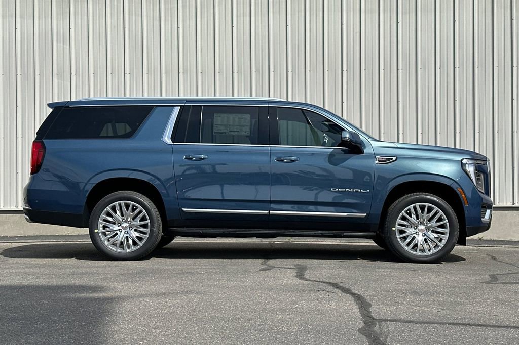 New 2026 GMC Yukon XL Denali w/ Advanced Technology Package AWD/4WD image 3