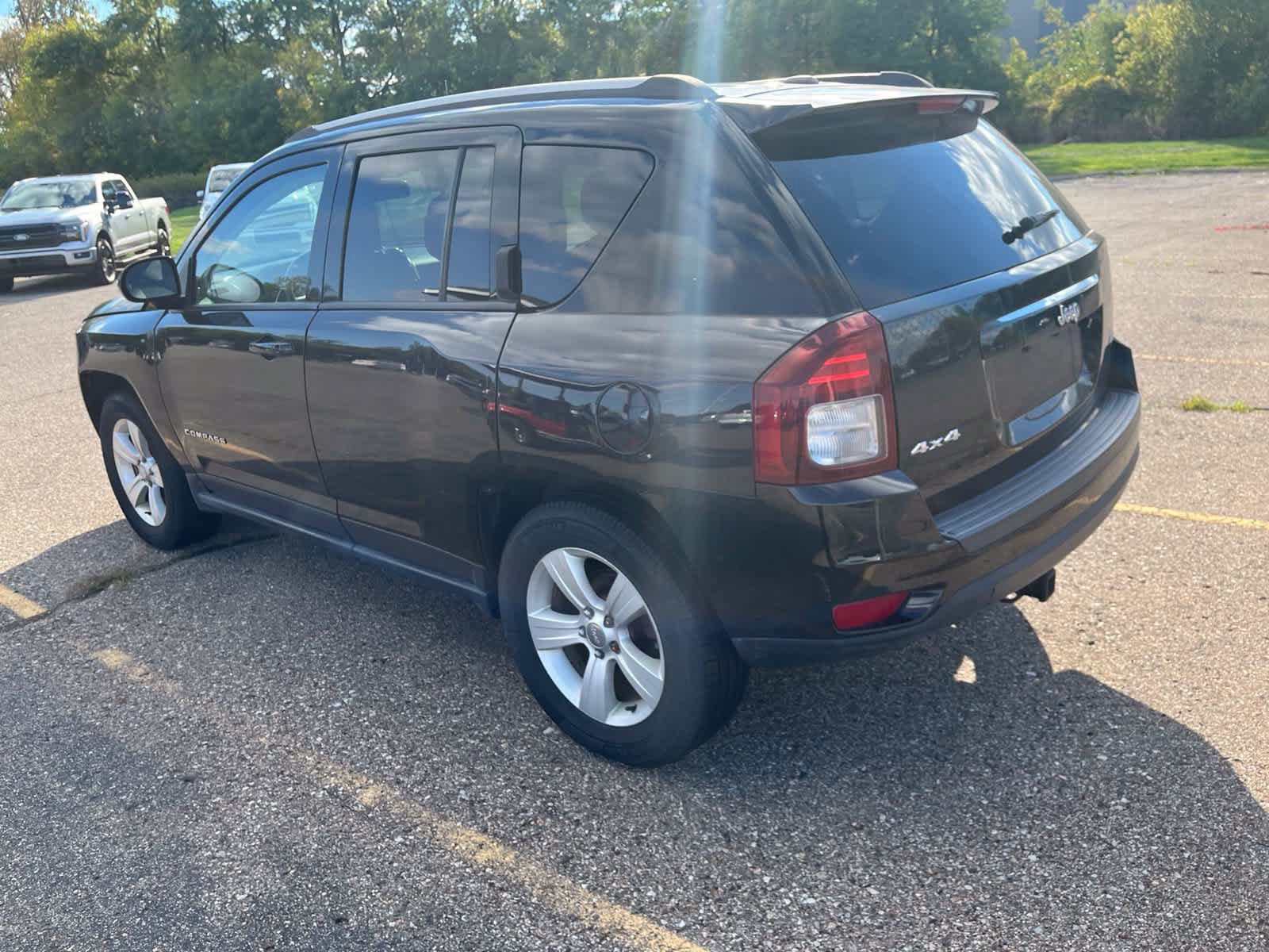 Used 2017 Jeep Compass Latitude AWD/4WD image 7