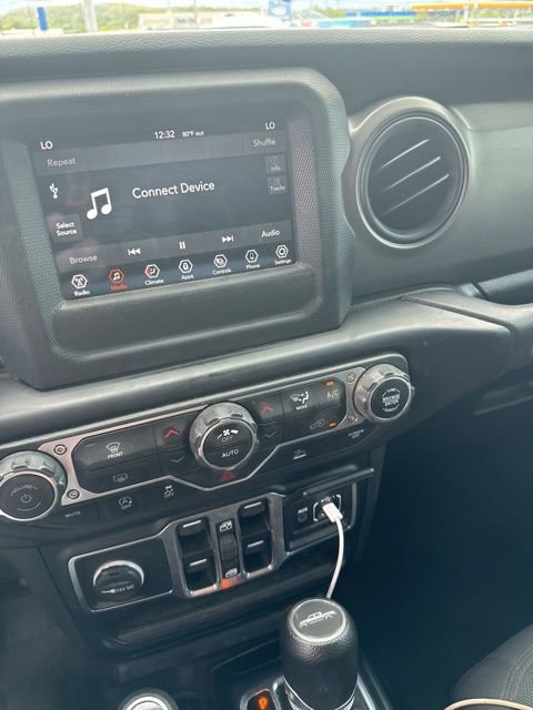 Used 2023 Jeep Gladiator Willys image 2