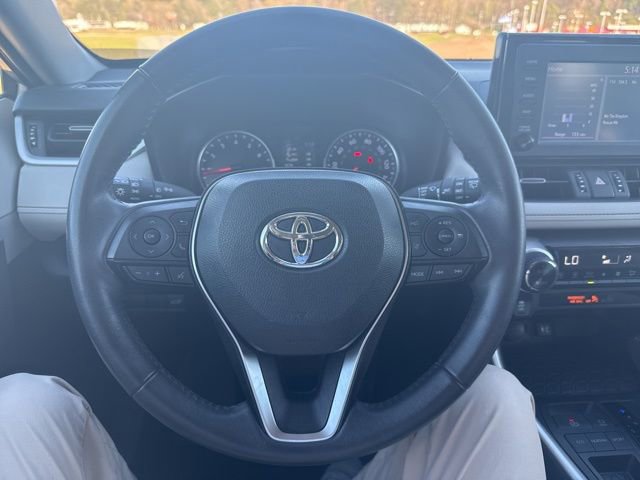 Used 2019 Toyota RAV4 XLE Premium image 19