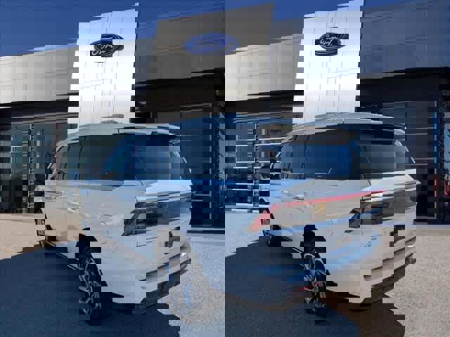 New 2025 Lincoln Navigator Reserve image 3