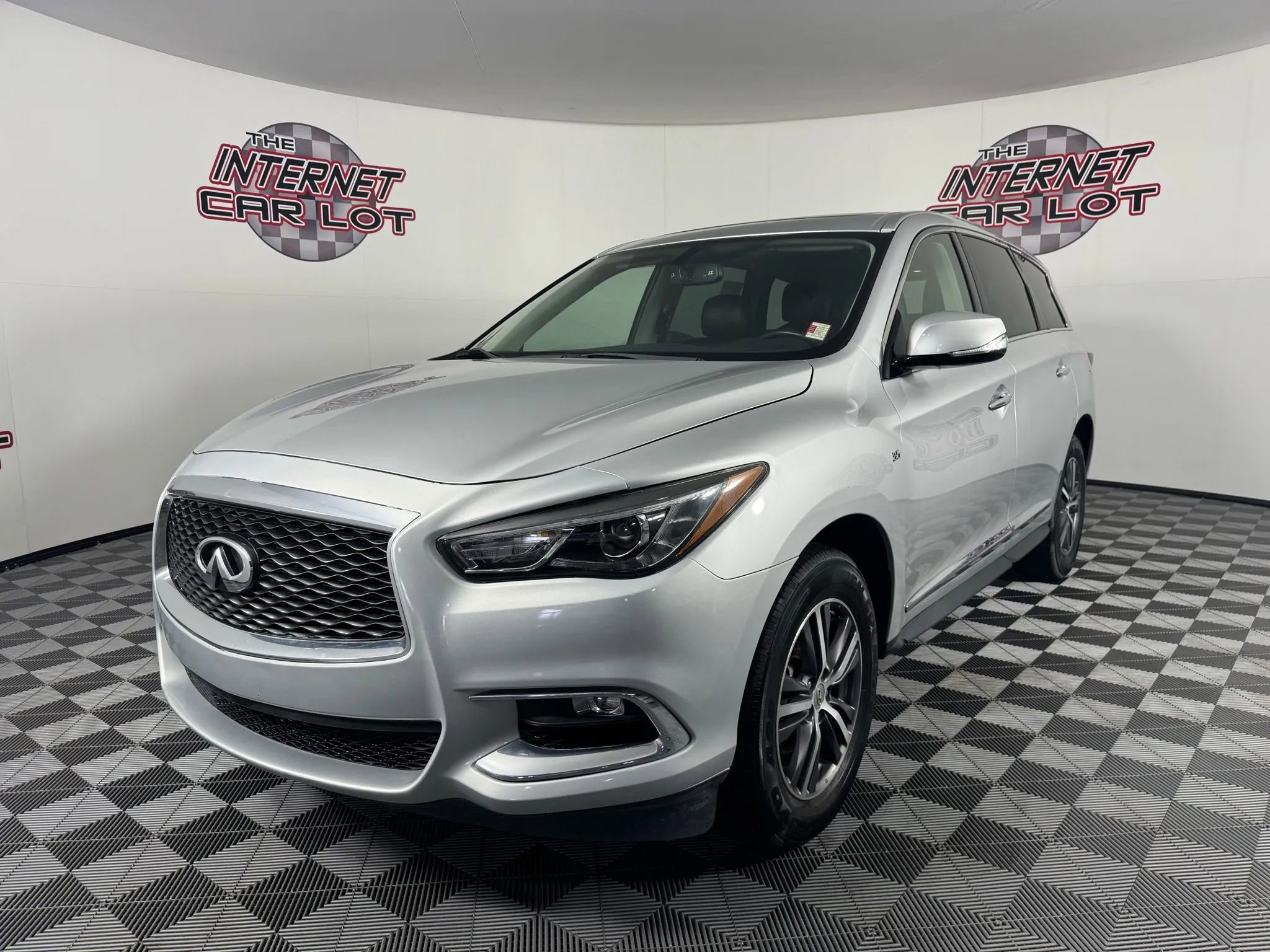 Used 2018 INFINITI QX60 Luxe image 3
