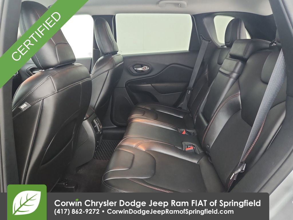 Used 2019 Jeep Cherokee Trailhawk w/ Comfort/Convenience Group image 30