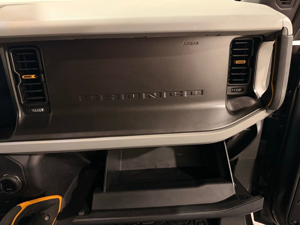 Used 2023 Ford Bronco Badlands image 32