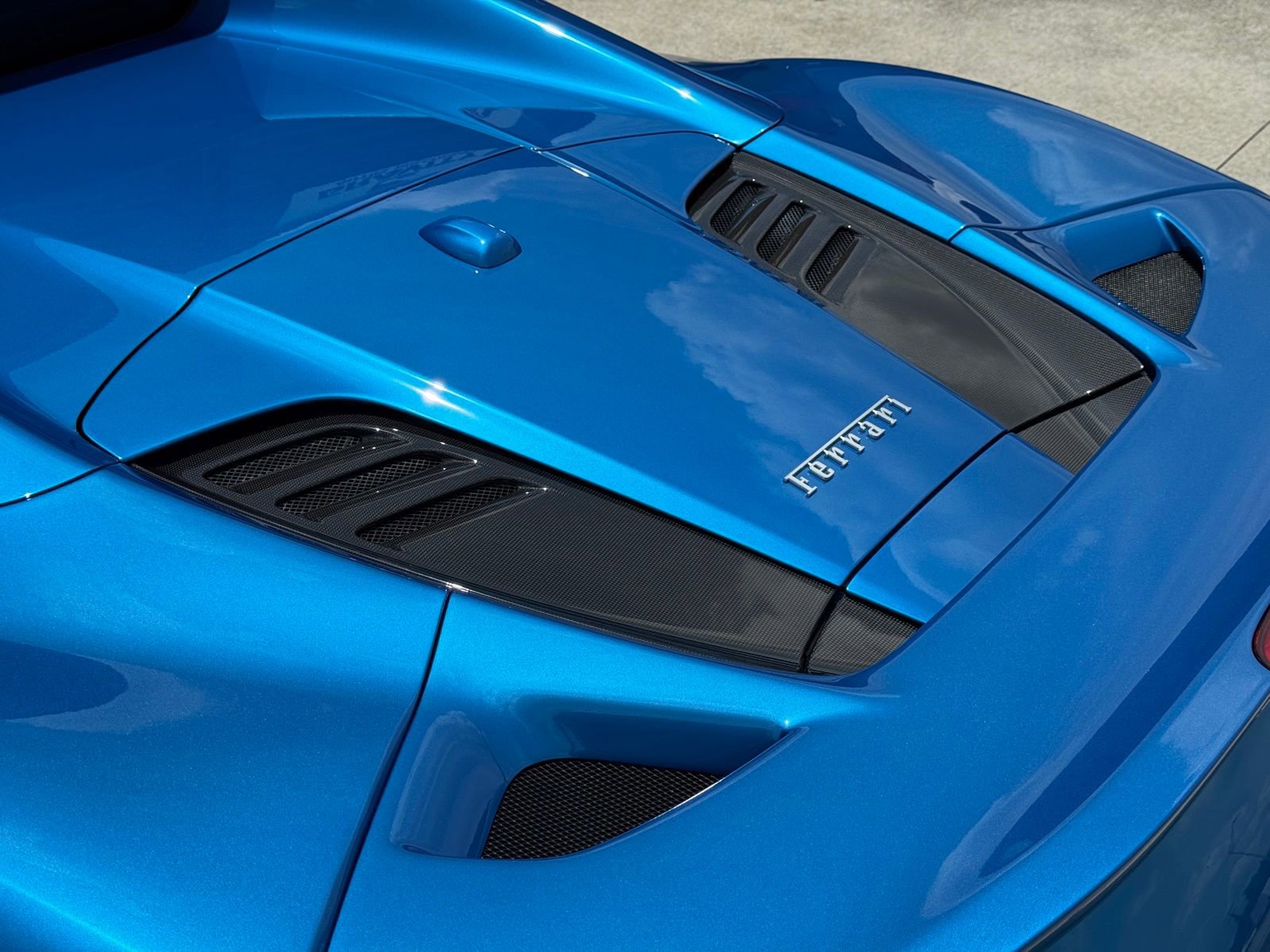 Used 2022 Ferrari F8 Tributo RWD image 52