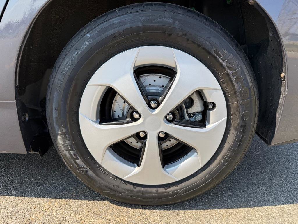 Used 2014 Toyota Prius Two image 11