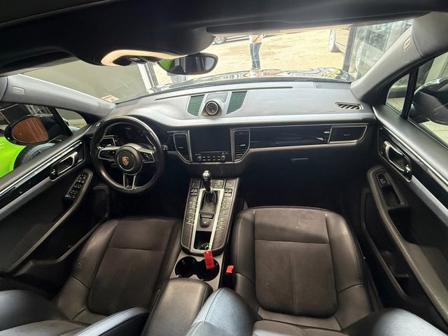 Used 2018 Porsche Macan AWD/4WD image 12