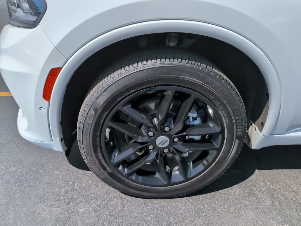 Used 2025 Dodge Durango GT AWD/4WD image 12