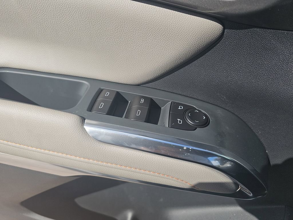 New 2026 Chevrolet Traverse LT w/ Sun and Wheel Package FWD image 30