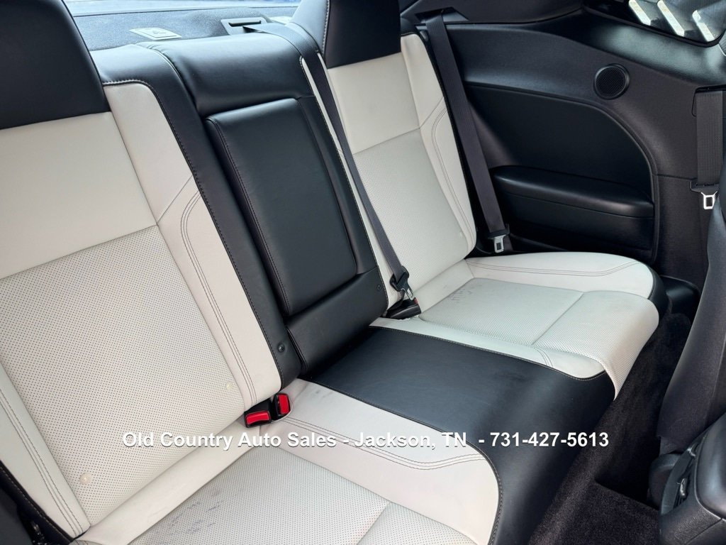 Used 2018 Dodge Challenger SXT Plus RWD image 12