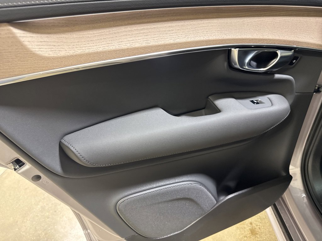 New 2026 Volvo XC90 B6 Plus w/ Protection Package AWD/4WD image 20